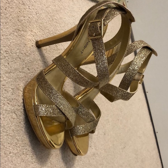 Heels - Picture 3 of 4